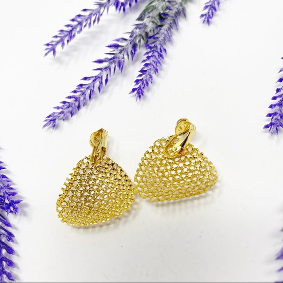 Vintage 80s Honeycomb Mesh Gold Tone Clip On Dangle Earrings - Picture 3 of 4